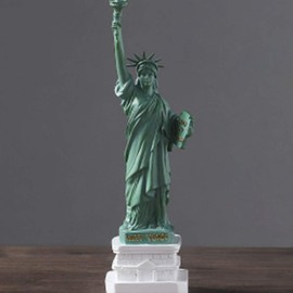BESPORTBLE Statue of Liberty Figure Resin Desktop Statue Decoration Statue of Liberty Model Living Room Bedroom Office Home Decoration Souvenirs Keepsake Gift Small