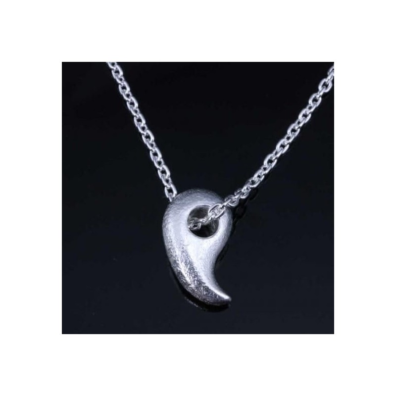 Ryuzu 950 Silver Men’s Three Sacred Treasures Pendant, Yashakui Magatama