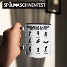Trendation - Fotograf Tasse Zubehör Fotografie Geschenk Fotografieren Kaffeetasse Geschenkideen Lustiger Spruch Kamera Sutra (Schwarz)