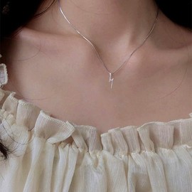 Birthday Christmas Gifts for Women Friends Lightning Bolt Necklace silver Motivational Necklace for Team Teammate Lucky Charm Necklace Good Luck Gifts for Teen Girls silver Plated Necklace