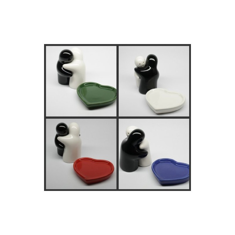 Salt and Pepper Shaker Set Friends (Blue/Red) with Black Heart