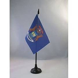Michigan Table Flag 4'' x 6'' - US state of Michigan Desk Flag 15 x 10 cm - Black plastic stick and base - AZ FLAG