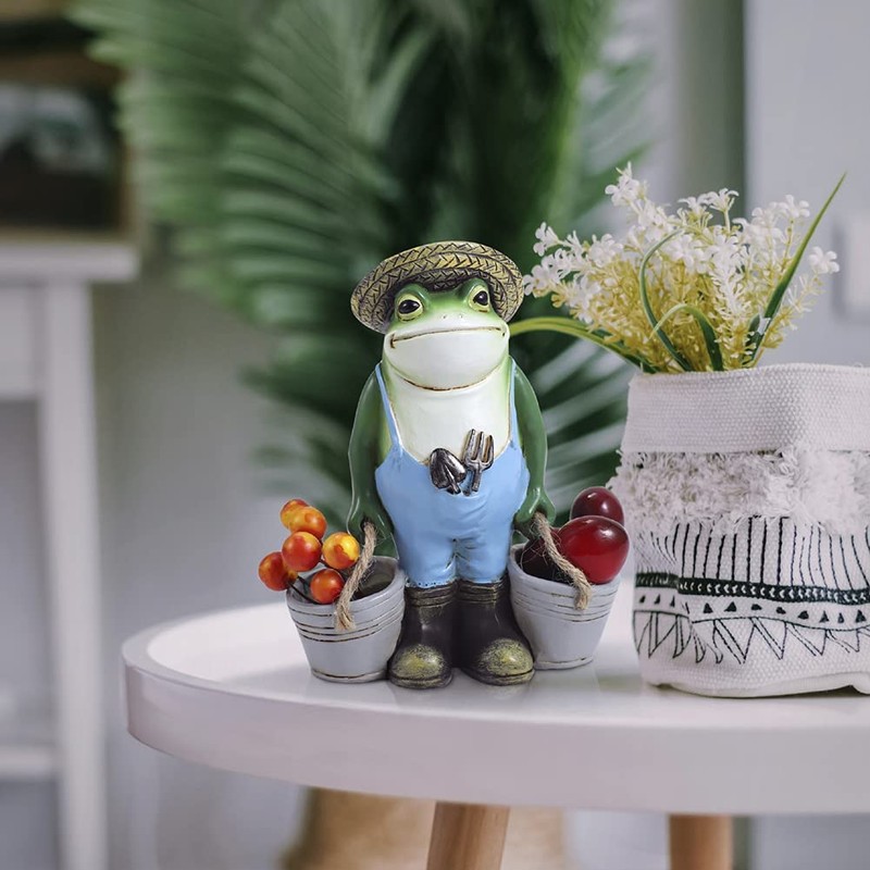 THE ENCHANTED GARDEN Farming Frog Ornament Outdoor Resin Fun Animal