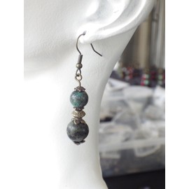 Ohrringe aus grünen natürlichen Türkis Perlen und antiken Bronzeperlen