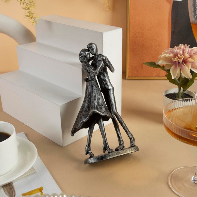 SENNESY 6th Anniversary Iron Sculpture Gift – Romantic Couple Statue