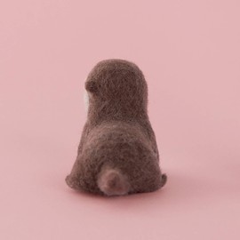 Hamanaka H441-500 Wool Felt Kit, Animal with Needle Felt, Otter
