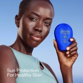 Loción Protectora Solar Sunscreen Shiseido Ultimate, 150 Ml