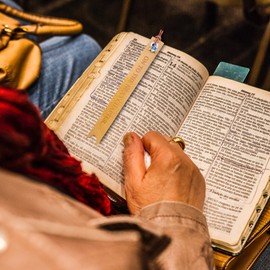 On to the Next Chapter Leather Book Mark, 2023 Graduation Gifts for Her Him Class of 2023 Senior College High School Phd Grad Gifts Teen Boy Girl Class of 2023 Bookmark Retirement Going Away Gift