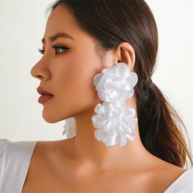 Flower Earrings for Women,Exaggerated Satin Large Flower Long Tassel Drop Earrings Fluffy Fabric Flower Earrings Bohemian Floral Statement Earrings Fashion Romantic Party Wedding Earrings Jewelry（White）