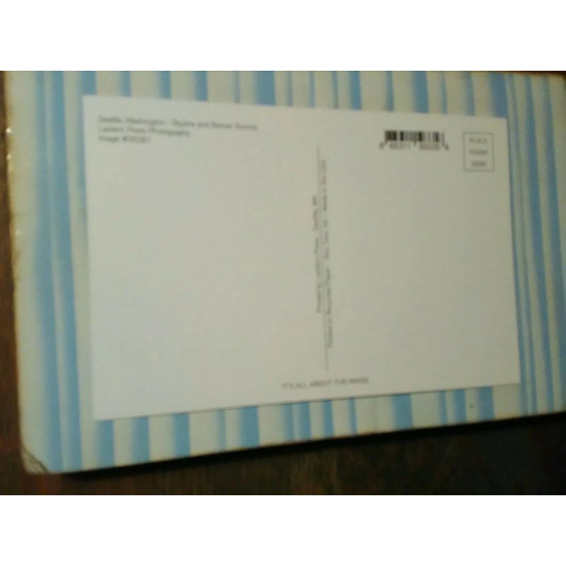 BEAUTIFUL PHOTO POST CARD SEATTLE SPACE NEEDLE & MT RAINIER