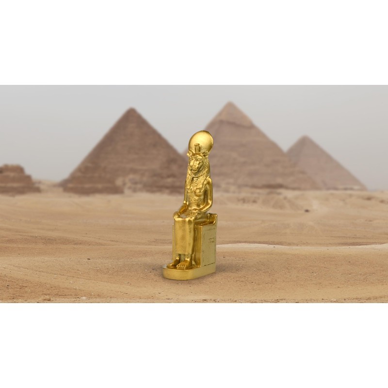 TRANGSOOG - Estatua de la diosa egipcia Sekhmet sentada en