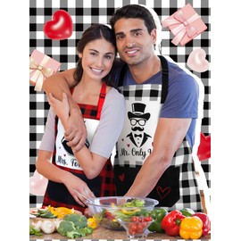 Xtinmee Mr and Mrs Aprons for Couples Gifts Anniversary Bridal Shower Gifts Towel Oven Mitt Pot Holder Wedding Kitchen Gifts(Red Black,Buffalo Plaid)