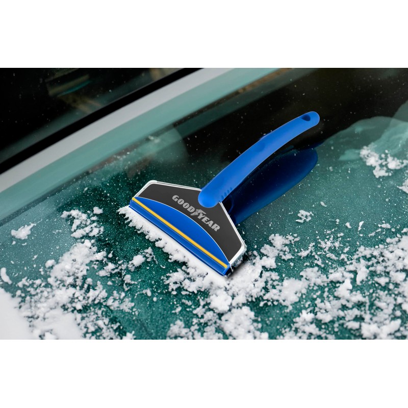 Goodyear Artic Max XL Ice Scraper with Water Resistant Rubber.