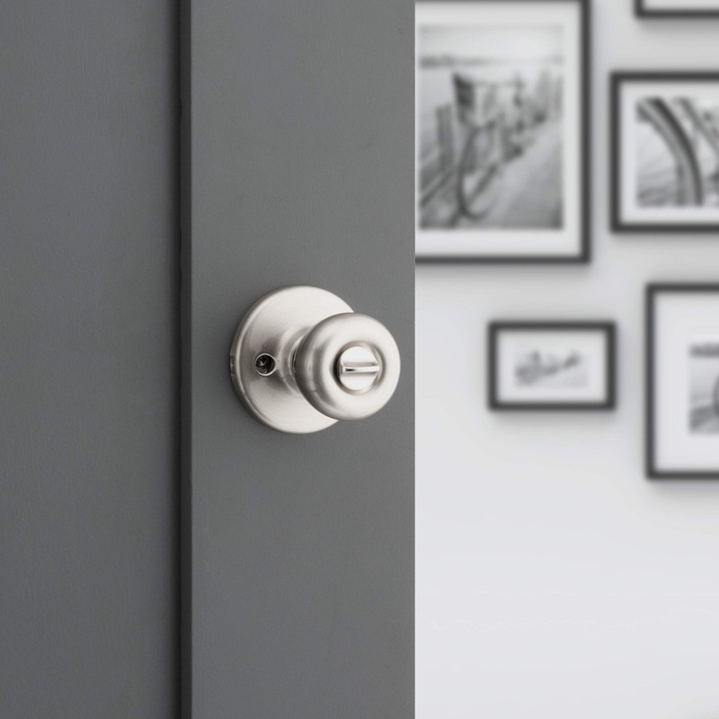 Kwikset Tylo Entry Door Knob with Lock and Key, Secure