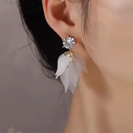 TseenYi Acrylic Flower Petal Earrings White Petal Floral Earrings Crystal Studs Earrings Gold CZ Flower Dangle Earrings Flower Floral Drop Earrings Flower Bridal Earrings