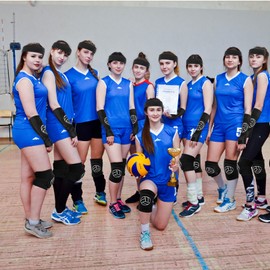 Volleyball Training Equipment Aid,Including Volleyball Arm Sleeves,Volleyball Knee Pads,Headbands,Knee Brace for Volleyball,Passing Forearm Sleeves with Protection Pads,Volleyball Gifts for Beginners