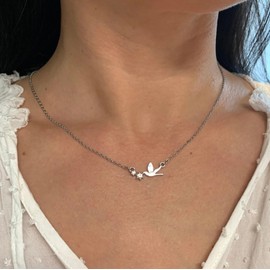 Inateannal Boho Crystal Bird Chain Necklace Silver Bird Pendant Necklace Small Bird Choker Necklace Rhinestone Hummingbird Necklace Retro Necklace Jewellery for Women, Zinc, No Gemstone