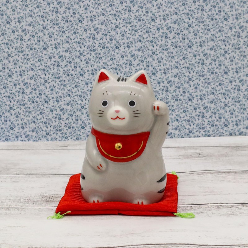 Yakushi Kiln Maneki Neko (Sabatora Naka), Lucky Come (Includes Lucky