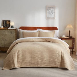 Wondnuga Luxury Velvet Quilt Bedspread, Ultra Soft Bedding Sets, Lightweight Quilted Velvet Comforter Set with 1 Quilt & 2 Pillow Shams (Beige Brown, Full/Queen, Wave Pattern)