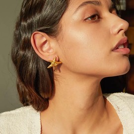 Goenjoy 14K Gold Plated Starfish Stud Earrings for Women, Statement Starfish Earrings Summer Beach Jewelry Gifts