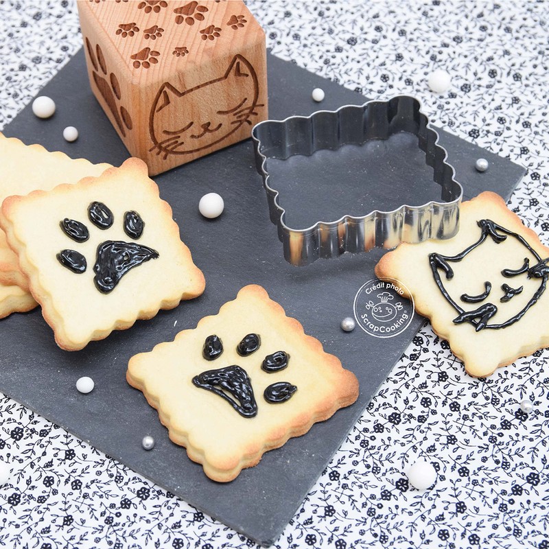 ScrapCooking 5124 Cat Wooden Baking Stamp with 1 Cookie &