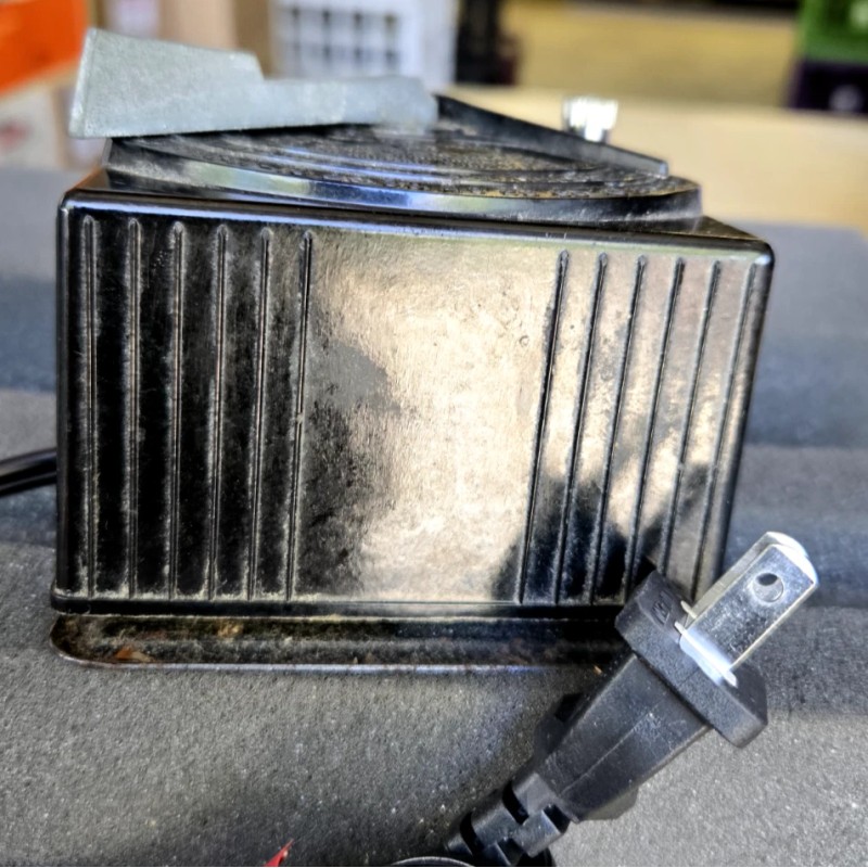 LIONEL Multivolt Toy Transformer Type 1015 45 Watts