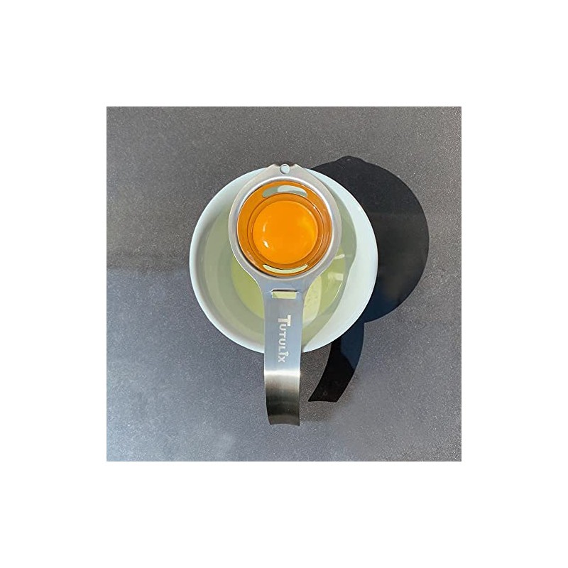 Separador de yema de huevo en acero inoxidable con mango