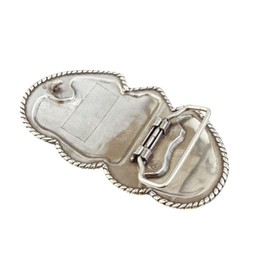 Axesoria Western-Inspired Triple Heart Buckle