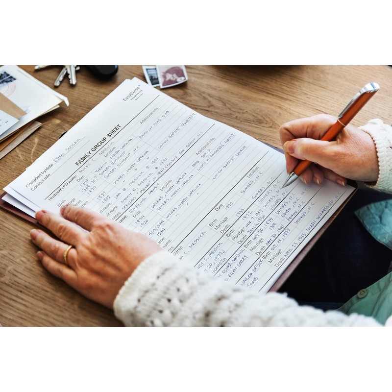 LARGE PRINT Two-Sided Family Group Sheets (30 Sheets) by EasyGenie