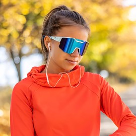 FEISEDY B0093 Children's Cycling Glasses, Polarised Youth Sports Sunglasses, 8-16 Years, Baseball Sports Glasses, UV400 Protection for Boys and Girls, Light Blue Mirrored Lens & White Frame