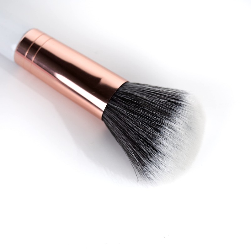Brushworks Blush Brush, White/Gold, 100 g