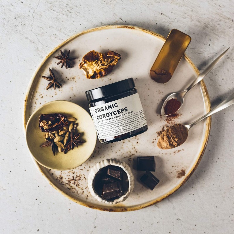 100% オーガニック冬虫夏草パウダー 50g - 48% ベータグルカン - 冬虫夏草 - スモールバッチ