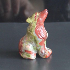 HLbshi Hand Carved Gemstone Crystal Wolf Figurine Animal Statue Carving Office Home Decor Collections 2'' (Multi Dragon Blood Jasper)