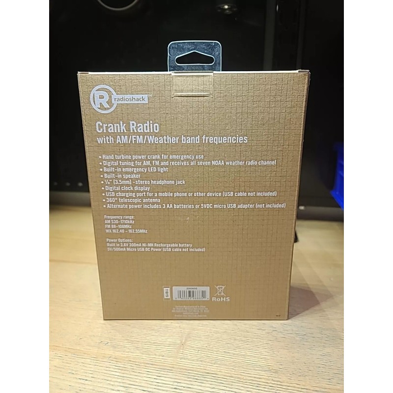 RadioShack 2000655 Am/FM/weather Band Crank Radio Antenna LED Flashlight (i2)NEW