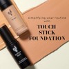 Younique Base Maquillaje Touch Stick Terciopelo Corrector Cobertura Media Alta