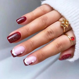 KKUUOO Glitter Press on Nails Christmas Fake Nails Medium Square False Nails with Christmas Hat Design Glossy Stick on Nails French Acrylic Nails Stick on Nails for Women and Girls Xmas Manicure 24Pcs