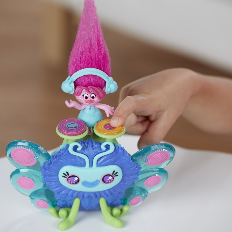 Hasbro Trolls B9885100 - Trollstadt DJ-Käferpult mit Poppy Spielset