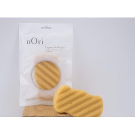 NORI Esponja Corporal KONJAC Curcuma- KONJAC SPONGE NATURAL - Limpia y exfolia tu piel con suavidad. Te ayuda a evitar las manchas, espinillas en la espalda.