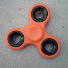 checkys deals ORANGE Glow Hand Spinner Tri Fidget Spinner Ceramic EDC Focus Toy Kids Adult