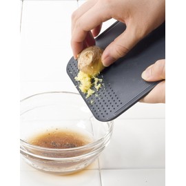 Tatsuya Idea Kitchen Cutting Board with Grater SK005CB02-BK