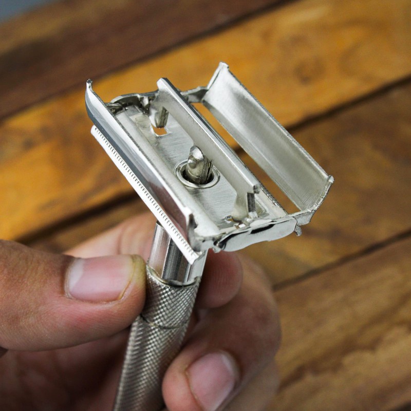 Twist Open Butterfly Style Men's Shaving De Safety Razor (Blades