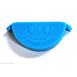 Groves Seam Guide: Magnetic Smiley Face (Aqua Blue)