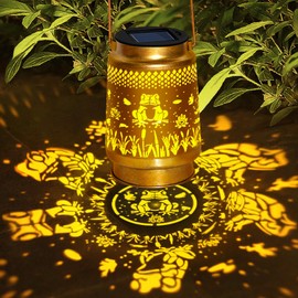 Frog Solar Lanterns Outdoor Waterproof with Shepherd Hook,Frog Birthday Gifts for Women Mom Grandma,Hanging Solar Lights,Cute Frog Decor for Outside Yard,Patio,Lawn,Tabletop,Pathway,Garden Accessories