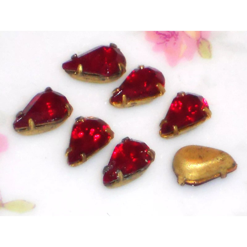 #276 Vintage Rhinestones Ruby Red Pear Shape 8mm Setting Pronged