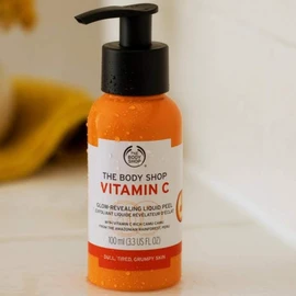 THE BODY SHOP Vitamin C Glow Revealing Liquid Peel FOR DULL SKIN REMOVES IMPURITIE (100 ML LIQUID)