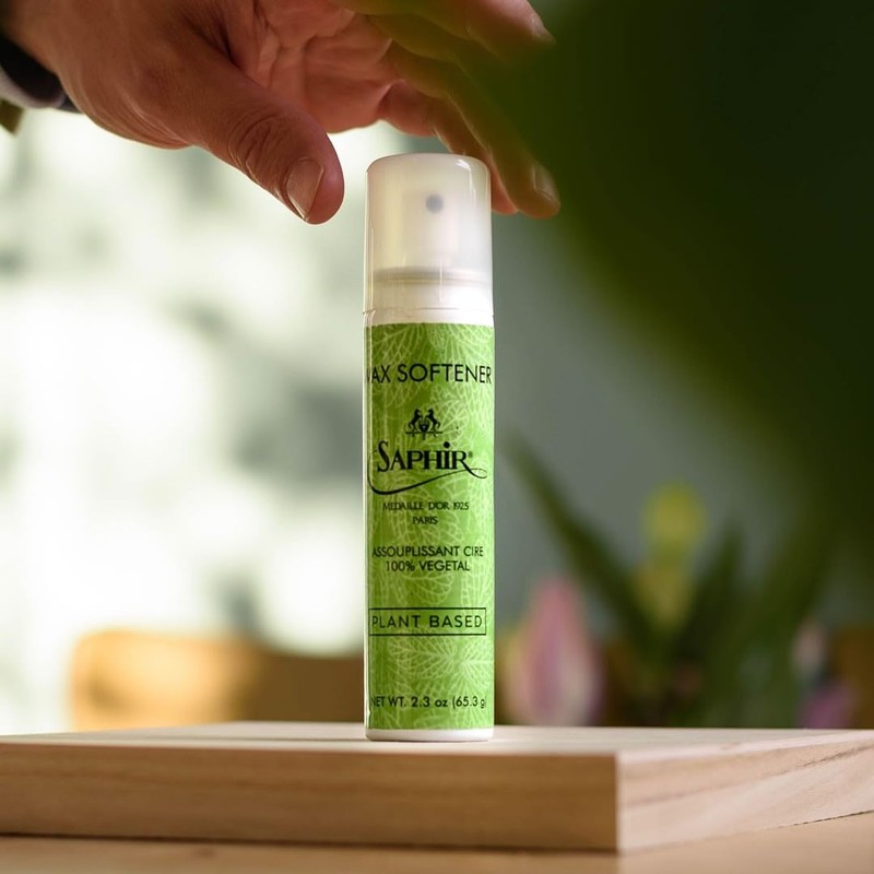 SAPHIR Médaille D’Or Plant Based Wax Softener Renews Dried Wax