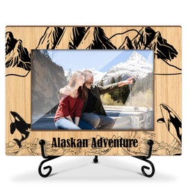 DOIUCRO Alaska Picture Frame - 4x6 Alaskan Adventure Themed Wooden Frame with Stand, Gifts for Family Vacation Honeymoon Wedding, Home Office Desk Holiday Decorations - 13