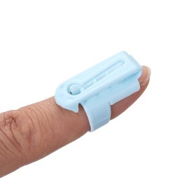 gofidin 4Pcs Finger Splitter Sweater Wool Knitting Tool 4 Yarn Guide Thimble Plastic Sewing Accessories