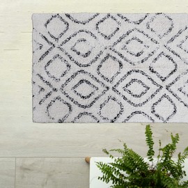 Creative Co-Op Cotton Tufted Bath Mat with Diamond Pattern Rug, 36" L x 24" W x 0" H, White