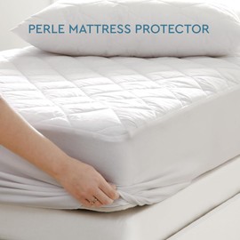 YATAS BEDDING Perle Quilted Fitted Mattress Protector, Machine Washable and Easy Care, Superior Protection and Comfort,100% Cotton Breathable top, White (White, Twin)